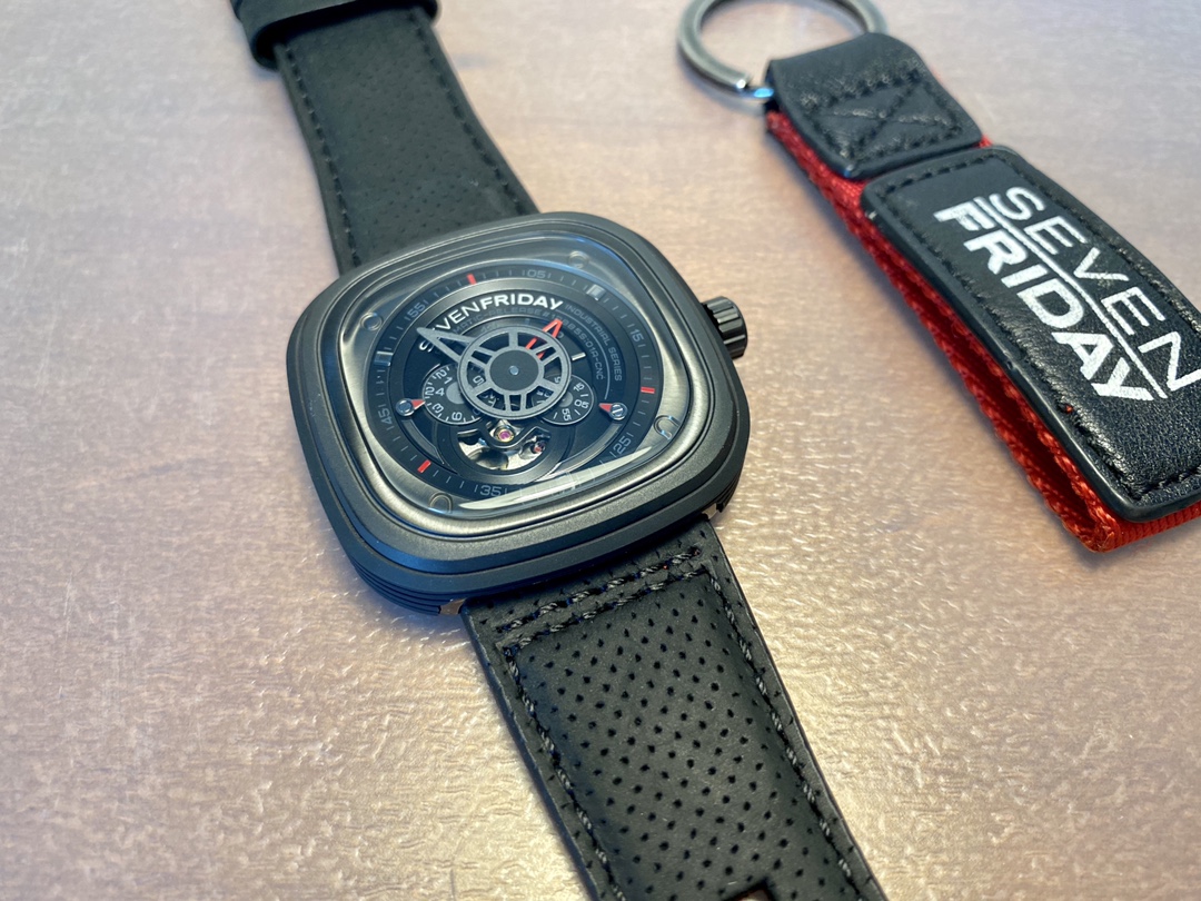 Reloj SEVENFRIDAY P3/01, reloj - Automatic Watch Winder reseña y precio